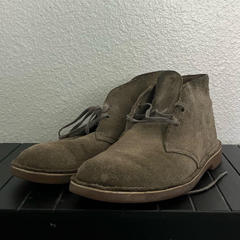 Clarks Men's Chukka Boots - Olive Suede